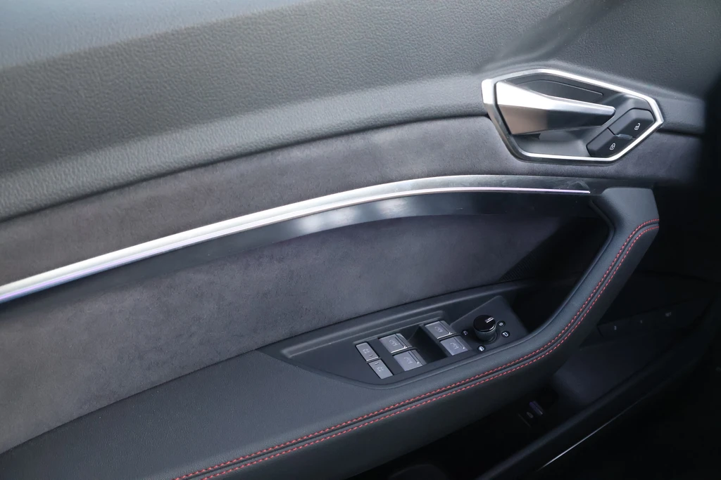 Audi Q8 e-tron – foto 10