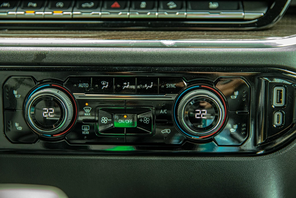 Chevrolet Silverado – foto 18