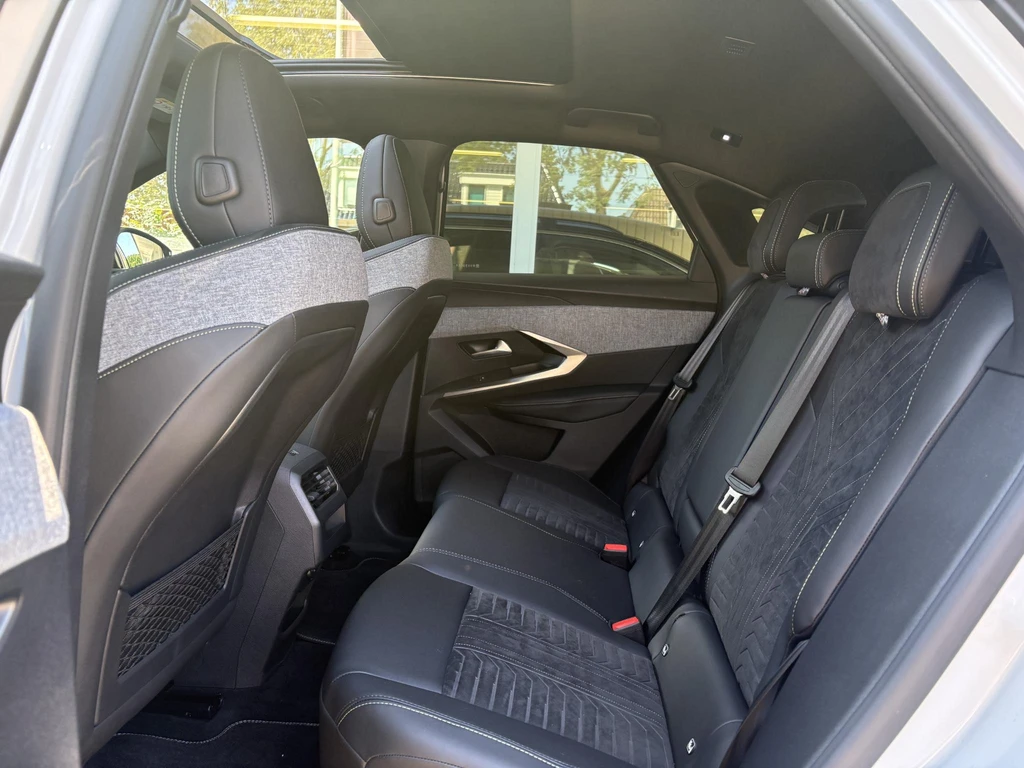 Peugeot e-3008 – foto 14