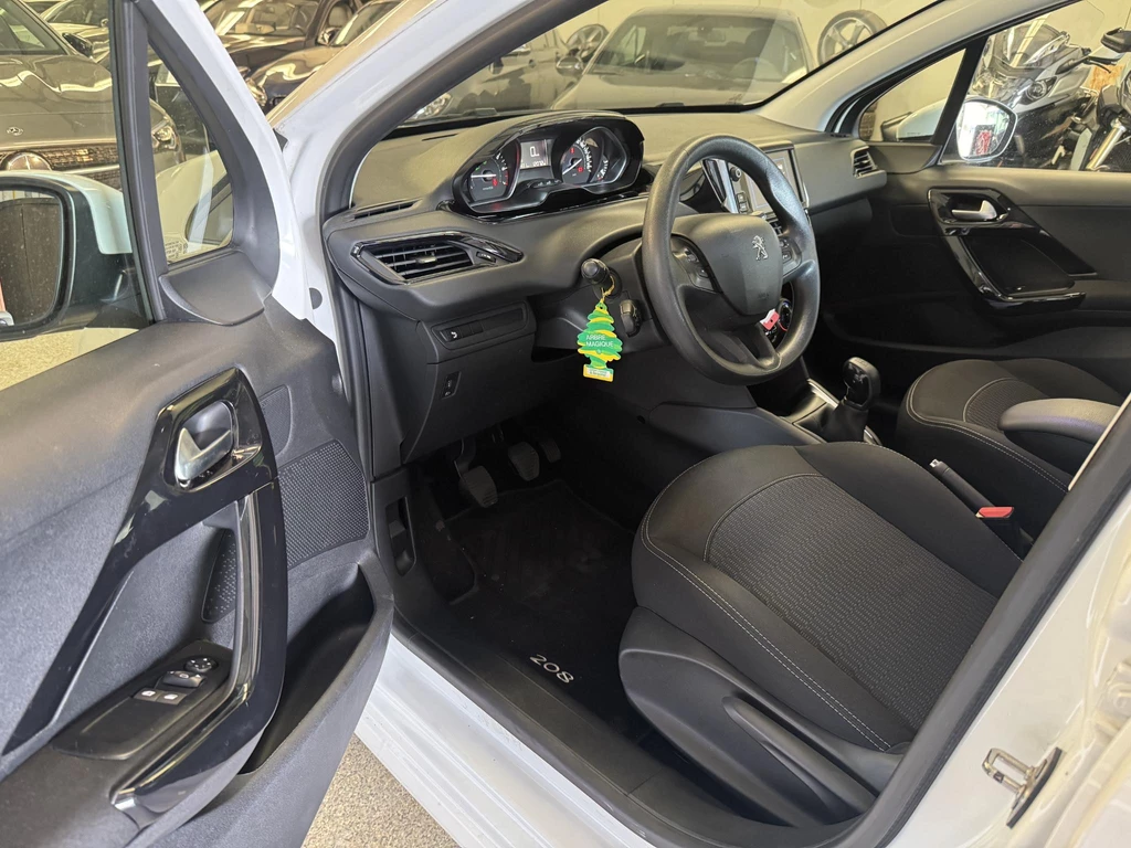 Peugeot 208 – foto 13