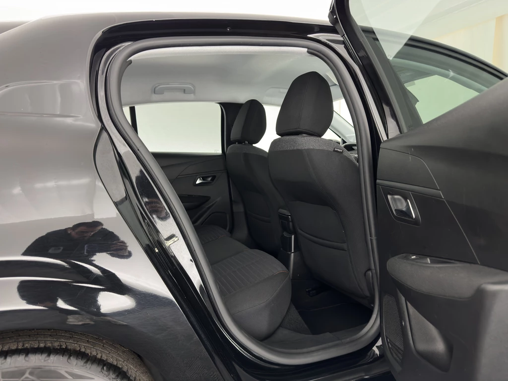 Peugeot 208 – foto 12