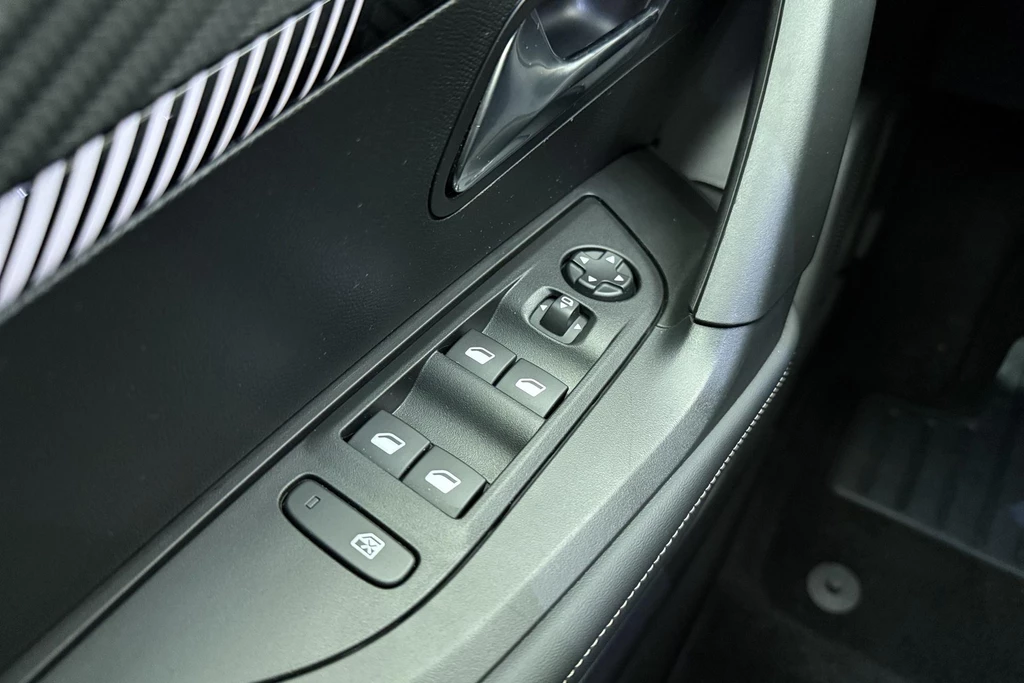 Peugeot e-2008 – foto 18