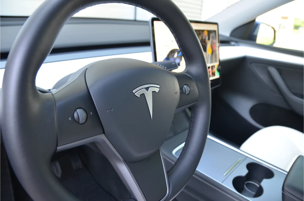 Tesla Model Y – foto 16