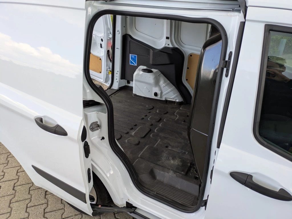 Ford Transit Courier – foto 13