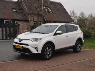 Toyota RAV4 – thumbnail 1