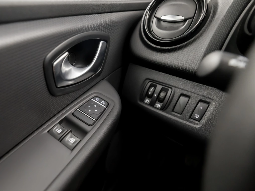 Renault Clio – foto 24