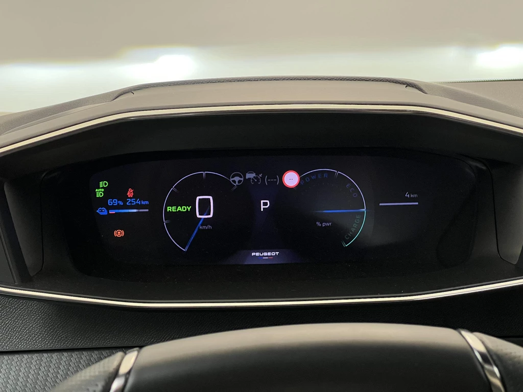 Peugeot e-208 – foto 13