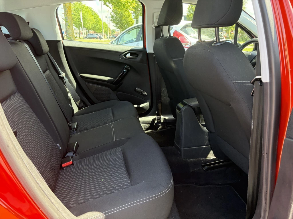 Peugeot 208 – foto 11
