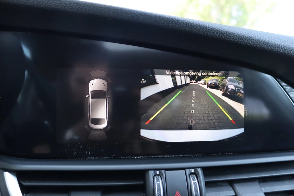Alfa Romeo Giulia – foto 24