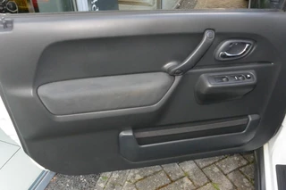 Suzuki Jimny – thumbnail 17