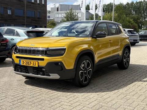 Jeep Avenger 1st Edition 54 kWh SOH 95,9% | 54 KWH | CarPlay | Navigatie | LED verlichting | Lichtmetalen velgen | Two - Tone | Elektrische klep |