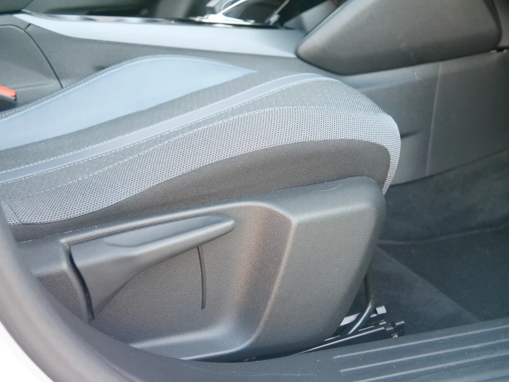 Peugeot e-2008 – foto 29