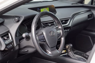 Lexus UX – thumbnail 9