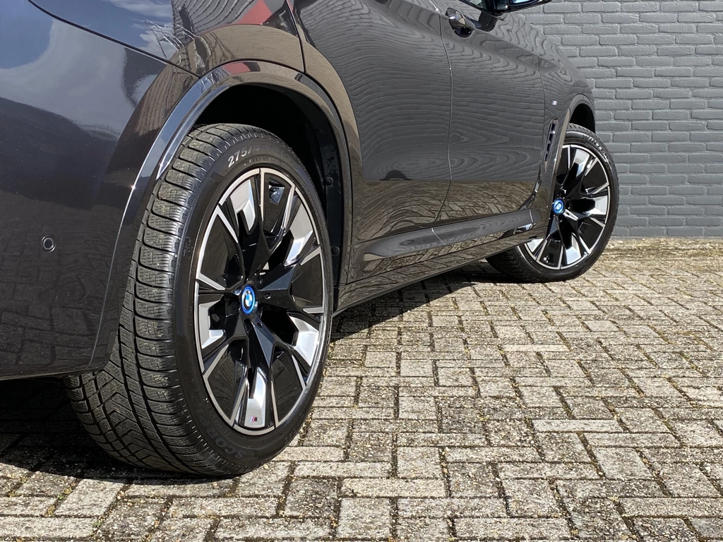 BMW iX3 – foto 11