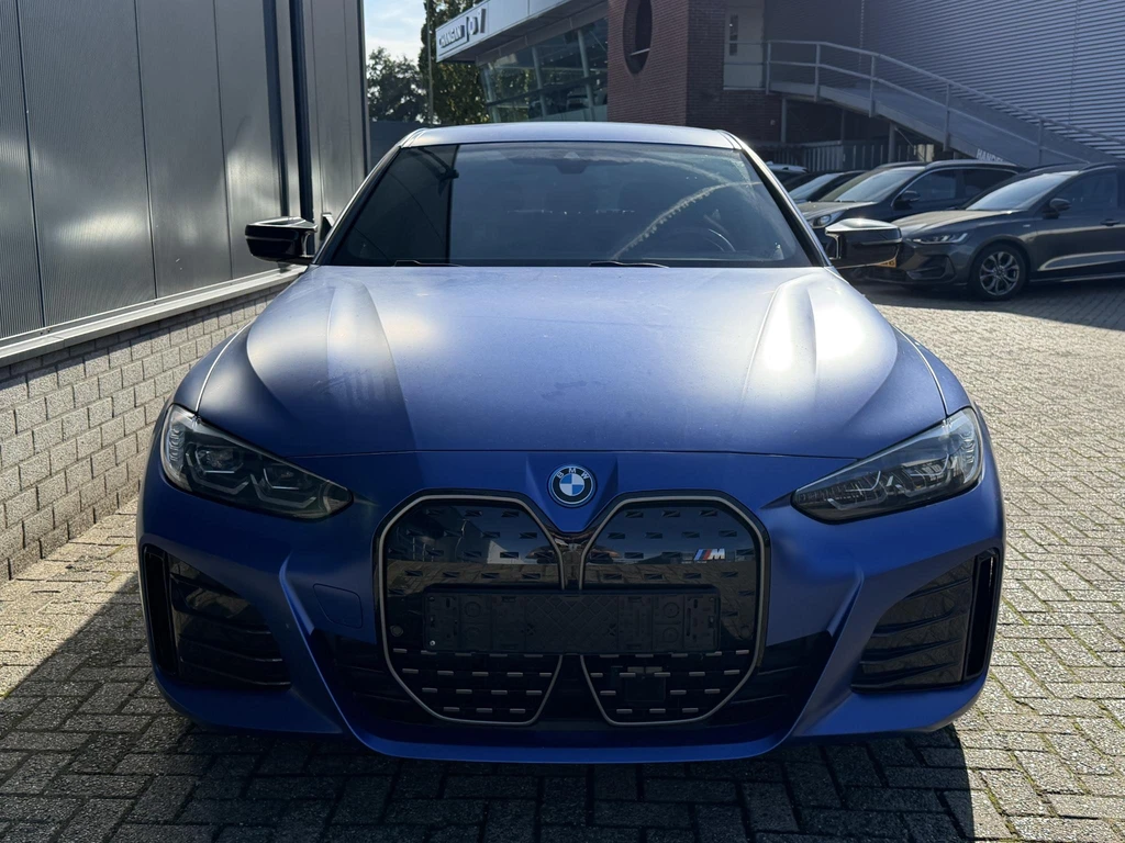 BMW i4 – foto 4