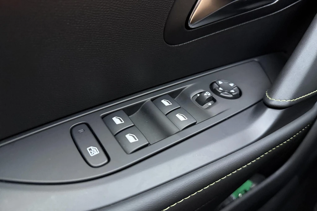 Peugeot 208 – foto 18