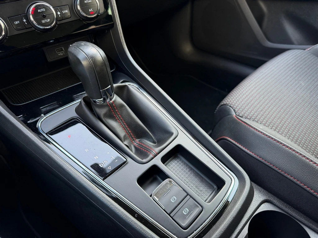 SEAT Leon – foto 41
