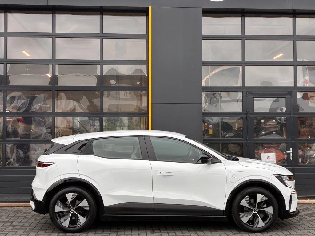 Renault Megane E-Tech – foto 11