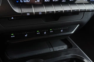 Lexus UX – thumbnail 31