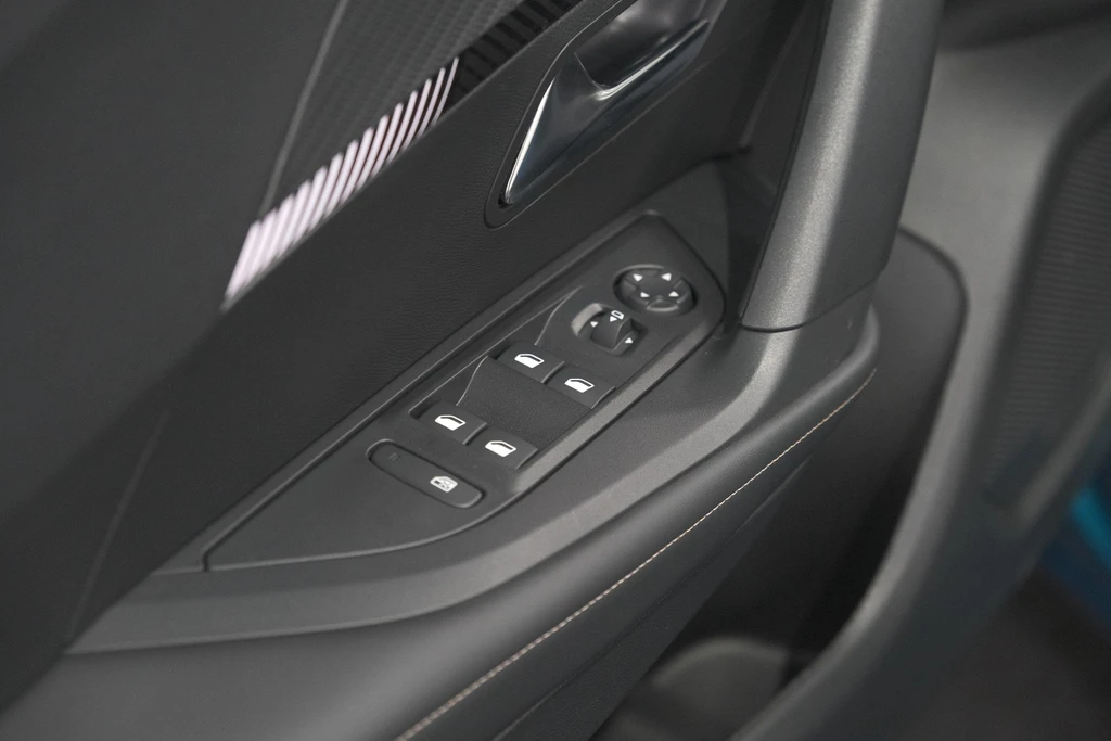 Peugeot e-2008 – foto 28