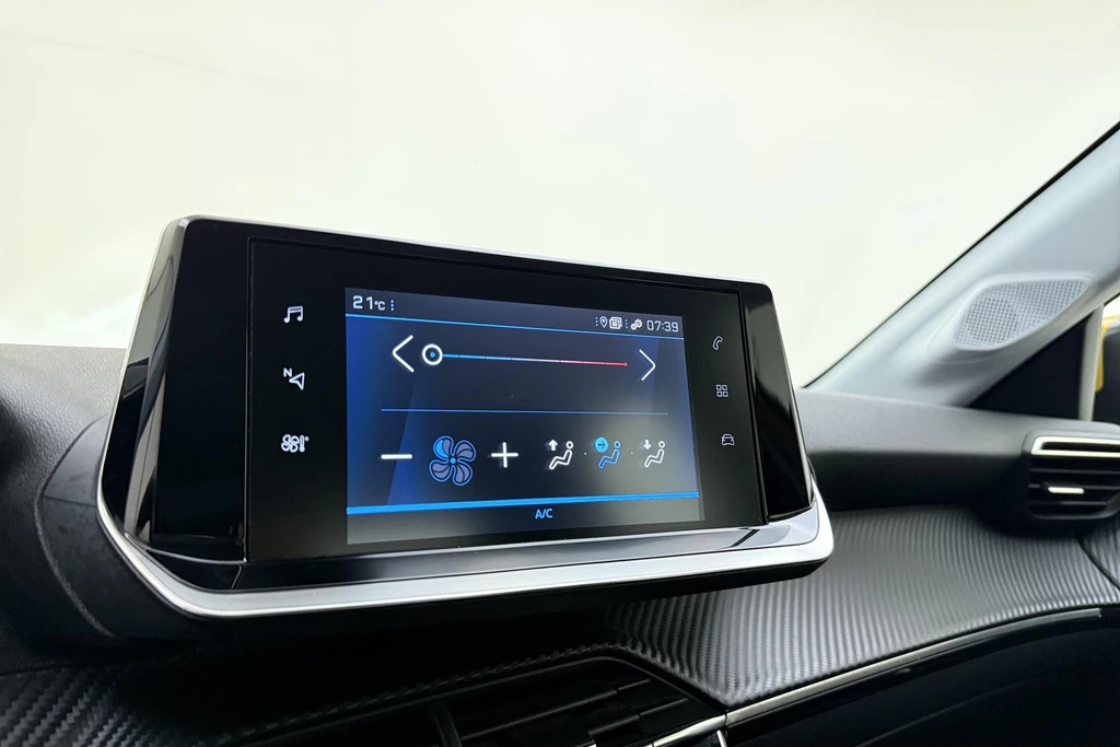 Peugeot 208 – foto 19