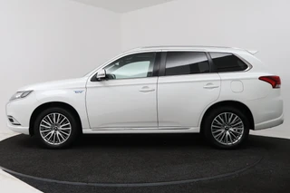 Mitsubishi Outlander – thumbnail 2