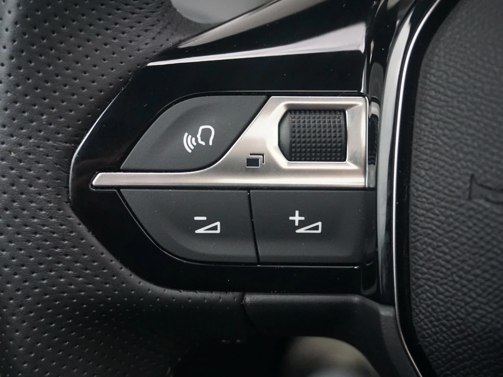 Peugeot 208 – foto 18