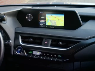 Lexus UX – thumbnail 22
