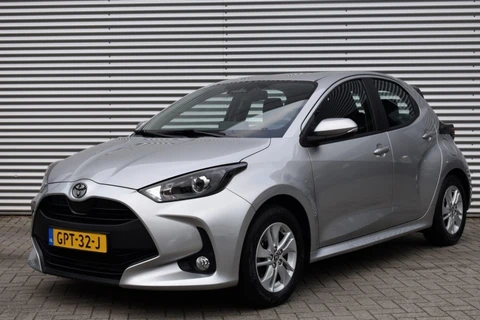 Toyota Yaris 1.5 HYBRIDE ACTIVE / ADAP. CRUISE / P.CAMERA / APPLE/ANDROID AUTO