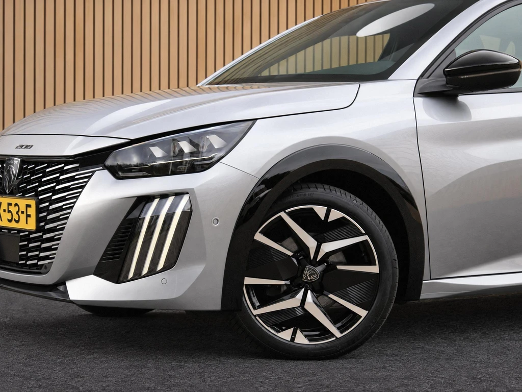 Peugeot 208 – foto 15
