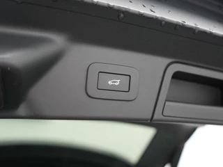 Land Rover Range Rover Velar – thumbnail 36