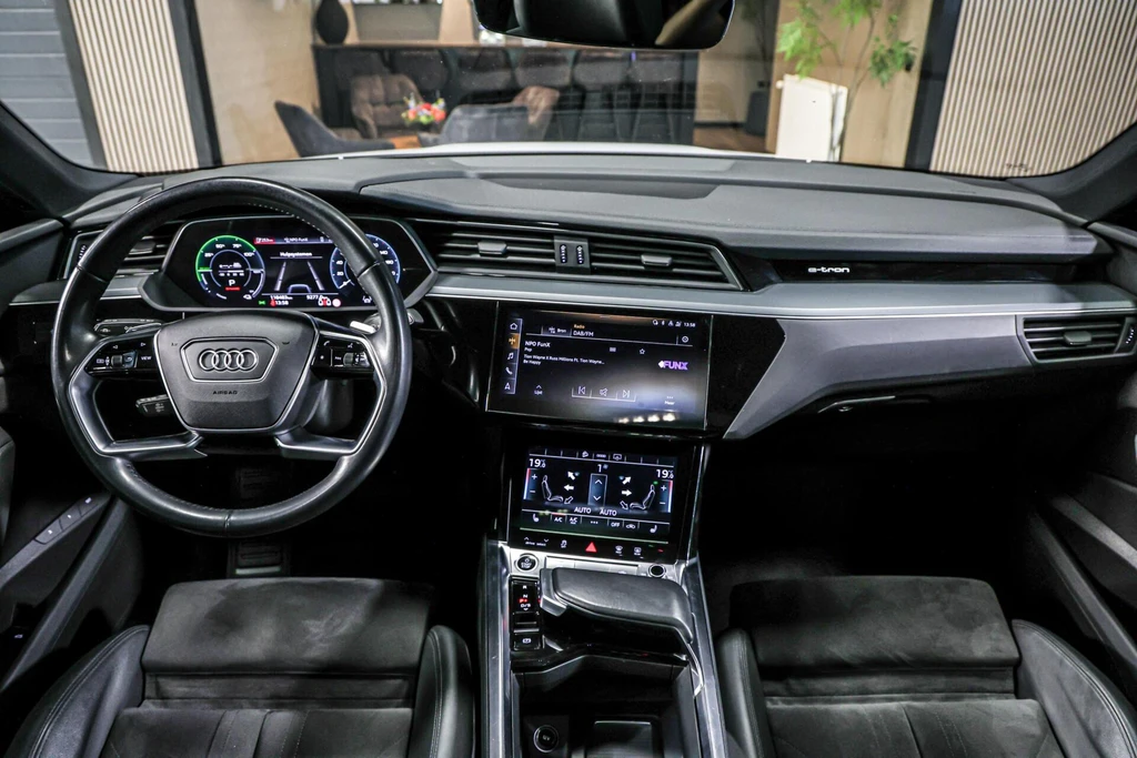 Audi e-tron – foto 13
