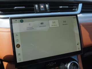 Jaguar F-PACE – thumbnail 23