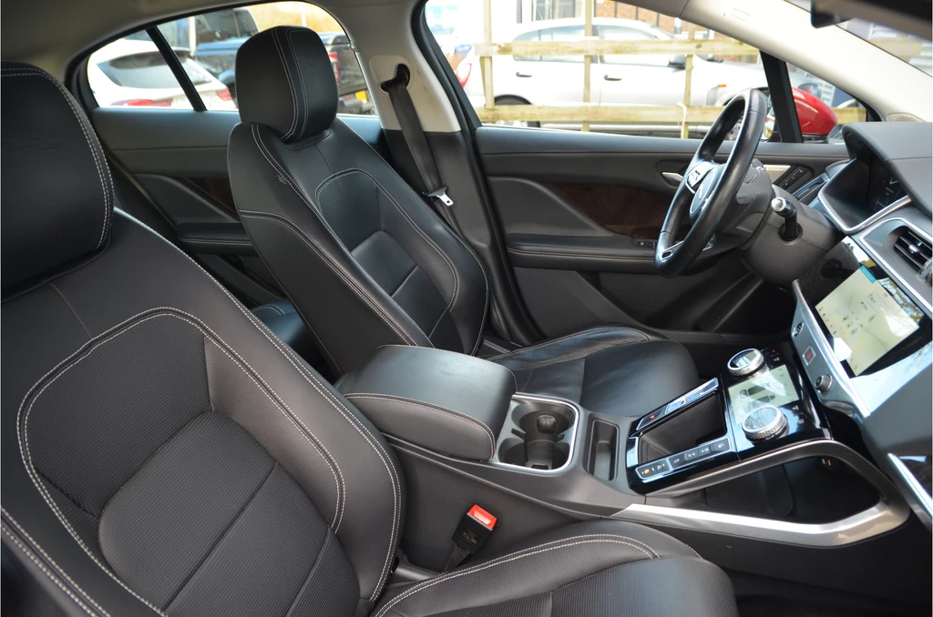 Jaguar I-PACE – foto 7