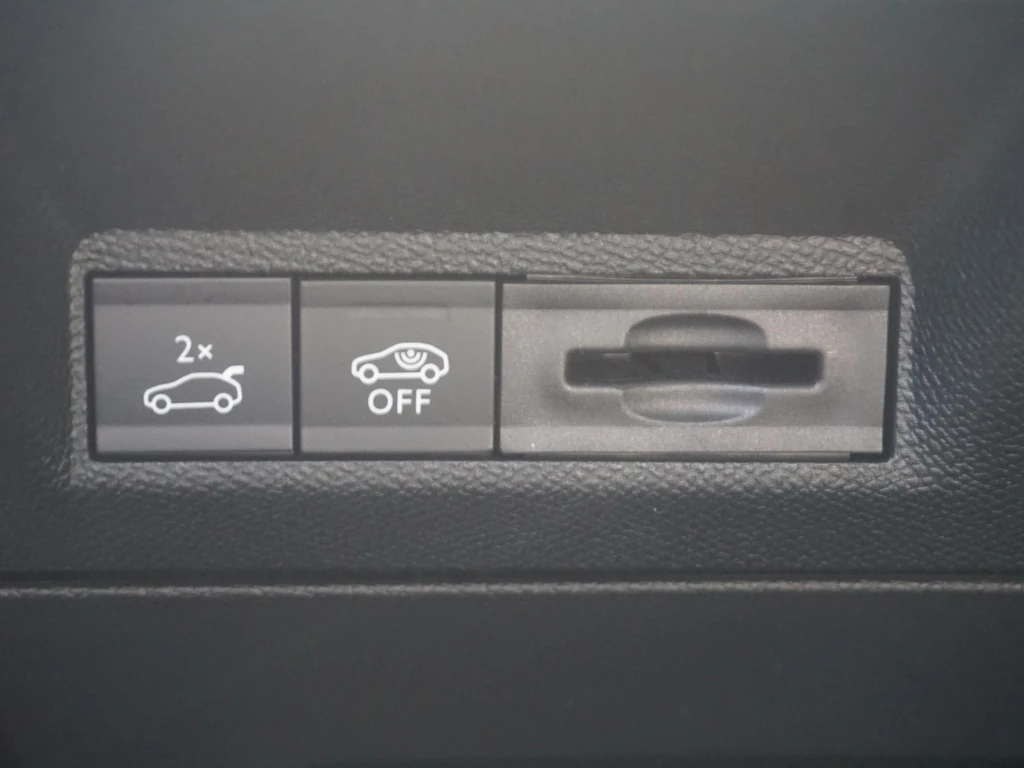 Peugeot e-5008 – foto 16