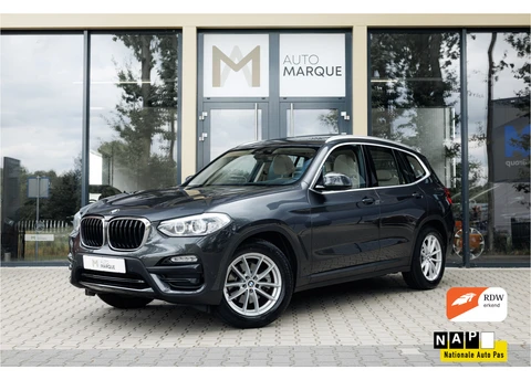 BMW X3 xDrive20i Aut. | High Executive | Panoramadak | Elek. Trekhaak | Head-Up Display | 18" LM Velgen | Navi Pro | Achteruitrijcamera | Stoelverwarming |