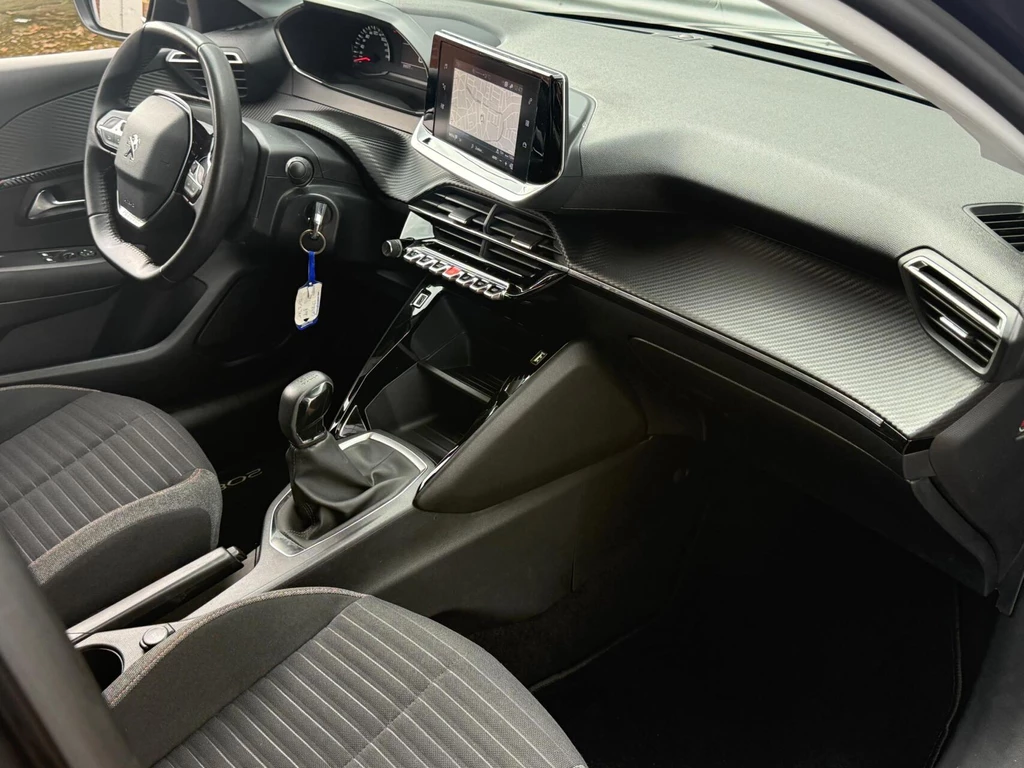 Peugeot 208 – foto 11