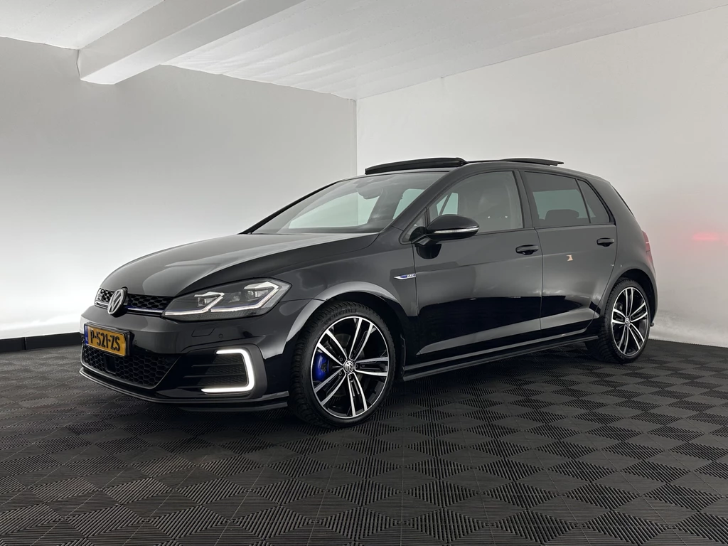 Volkswagen Golf – foto 1
