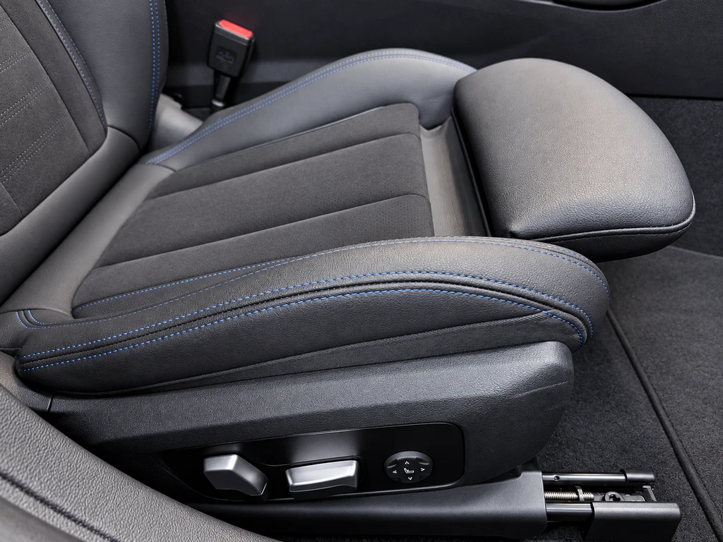 BMW i4 – foto 12