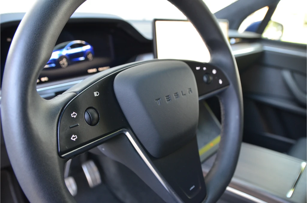Tesla Model X – foto 19
