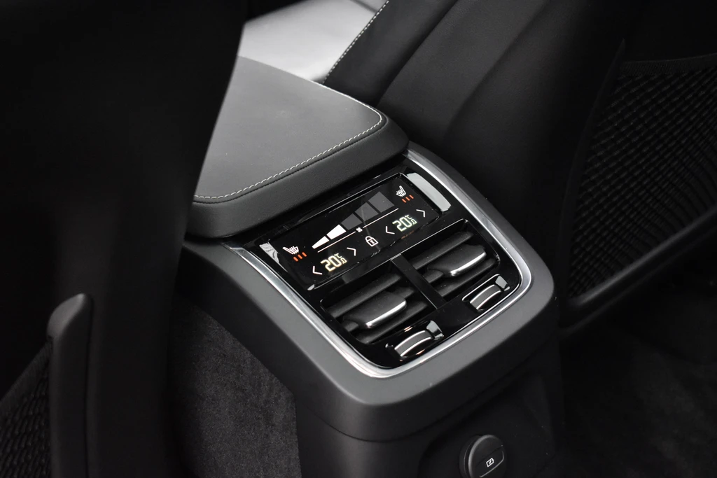 Volvo XC90 – foto 32