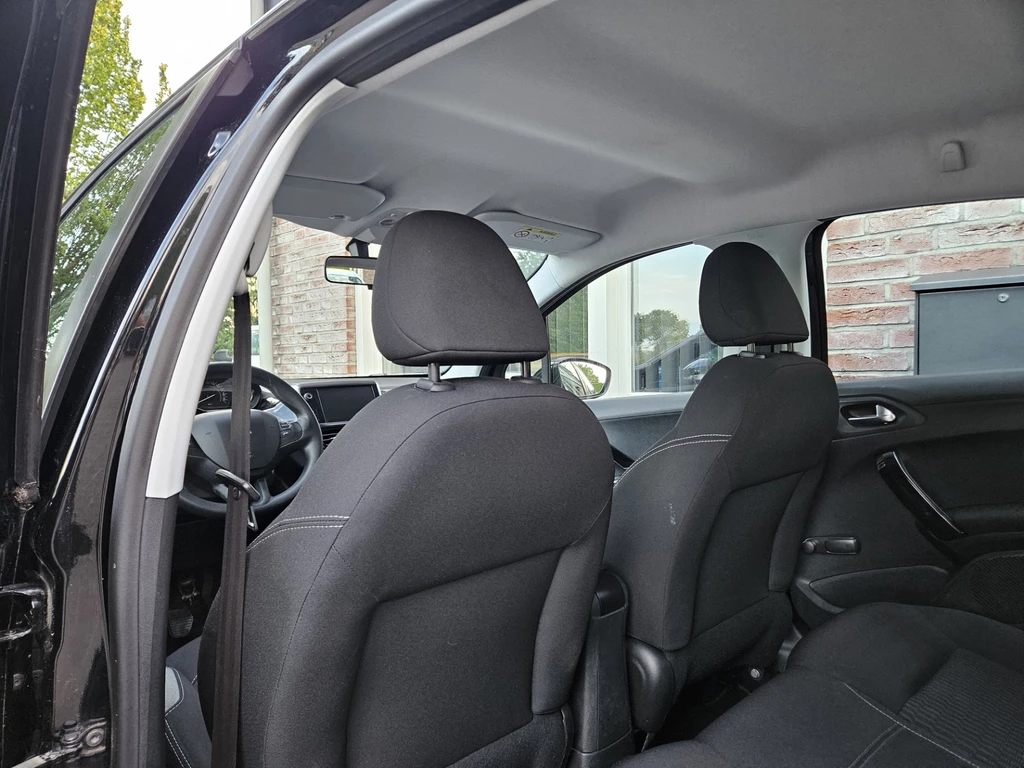 Peugeot 208 – foto 16