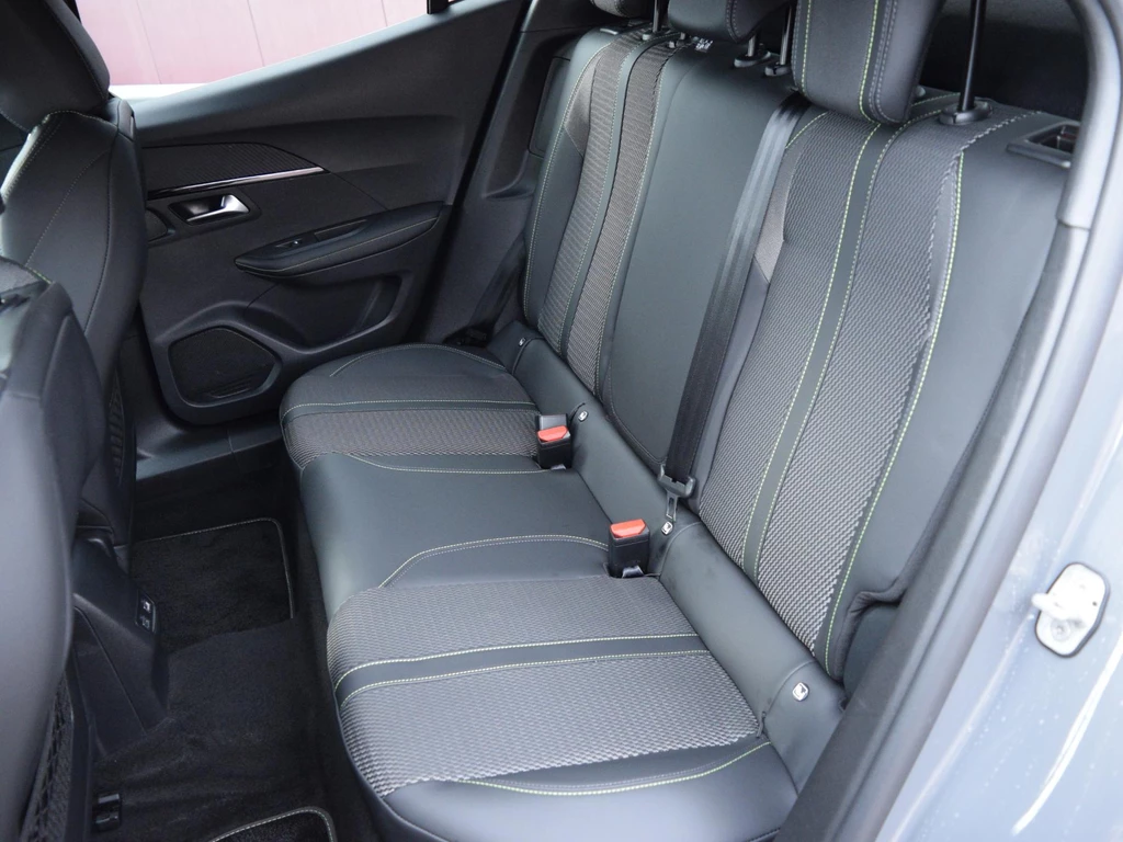 Peugeot e-2008 – foto 17
