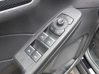 Ford Kuga – thumbnail 23