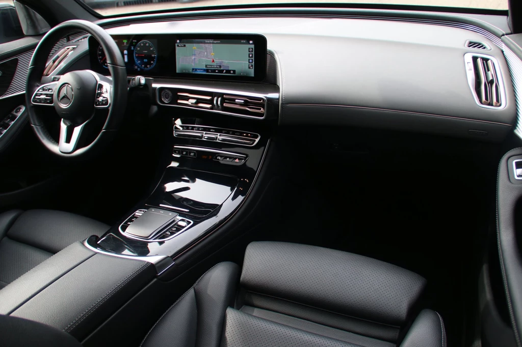 Mercedes-Benz EQC – foto 12