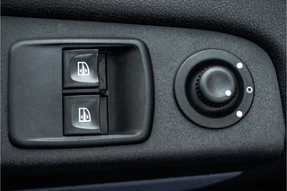 Opel Vivaro – thumbnail 26