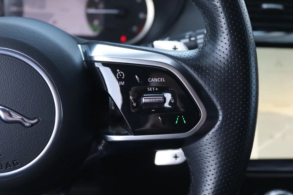 Jaguar E-PACE – foto 39