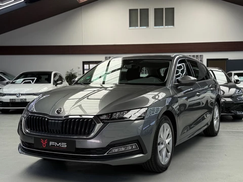Skoda Octavia Combi 1.5 e-TSI CarPlay Camera
