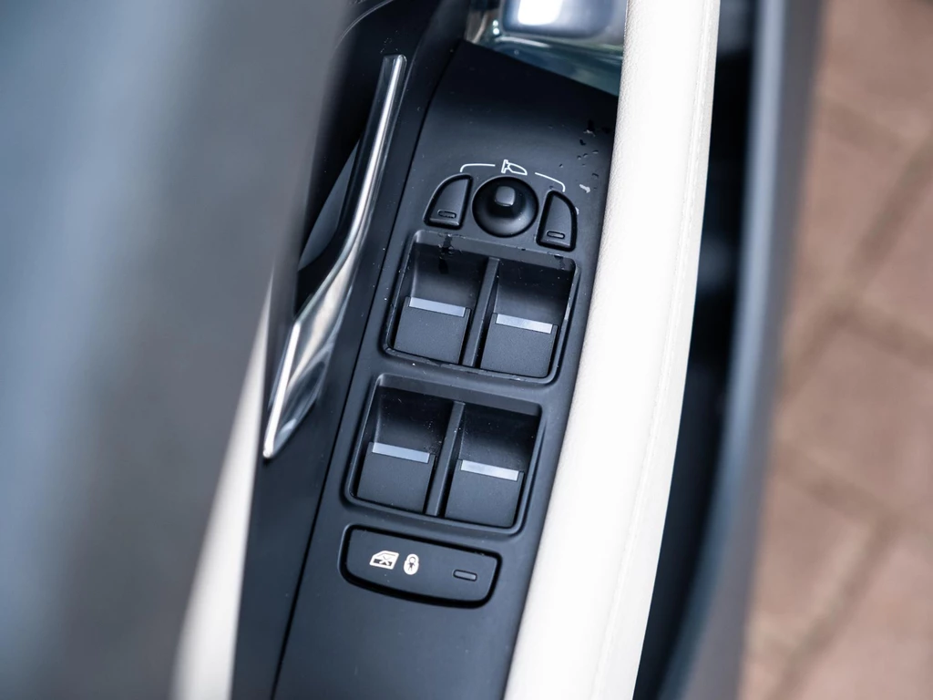 Jaguar E-PACE – foto 24