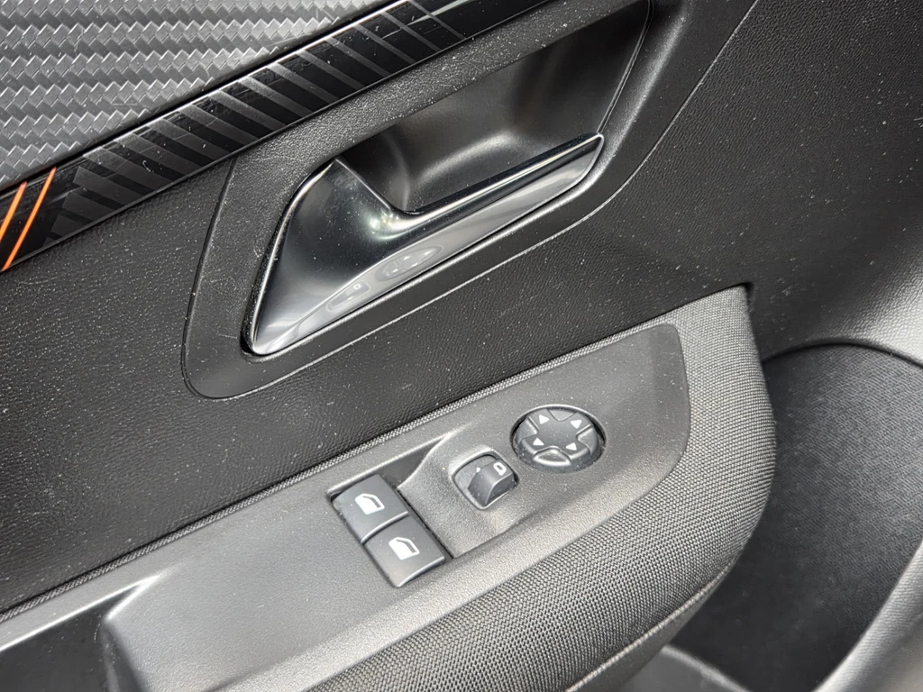 Peugeot 208 – foto 20